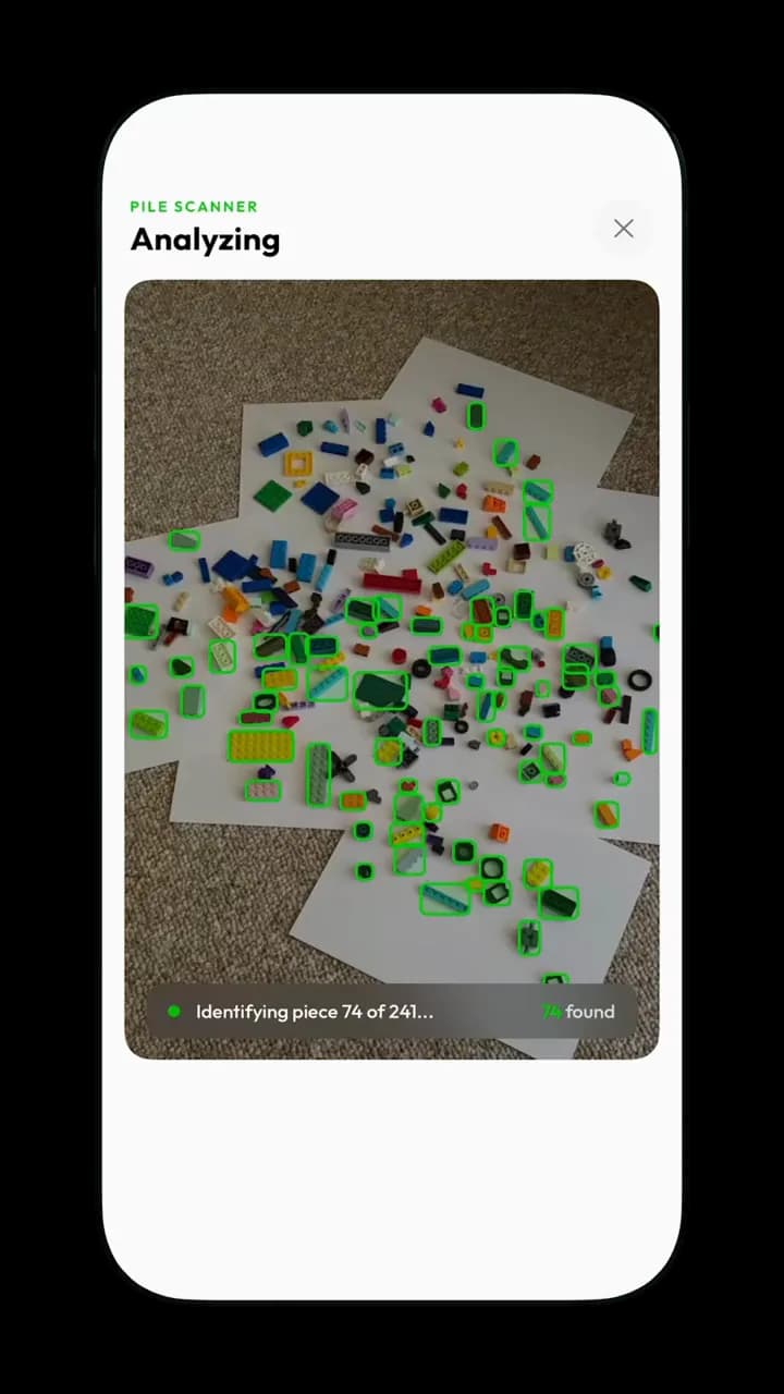 The pile scanner identifying loose LEGO pieces